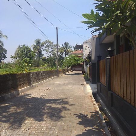 Kenayan Asri Residence By Fh Stay Kalasan Exterior photo